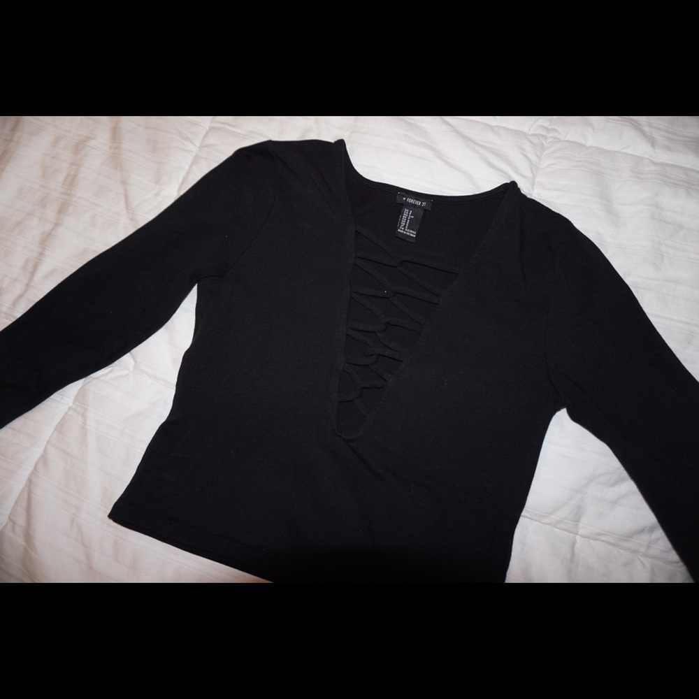 Black Long Sleeve Crop Top